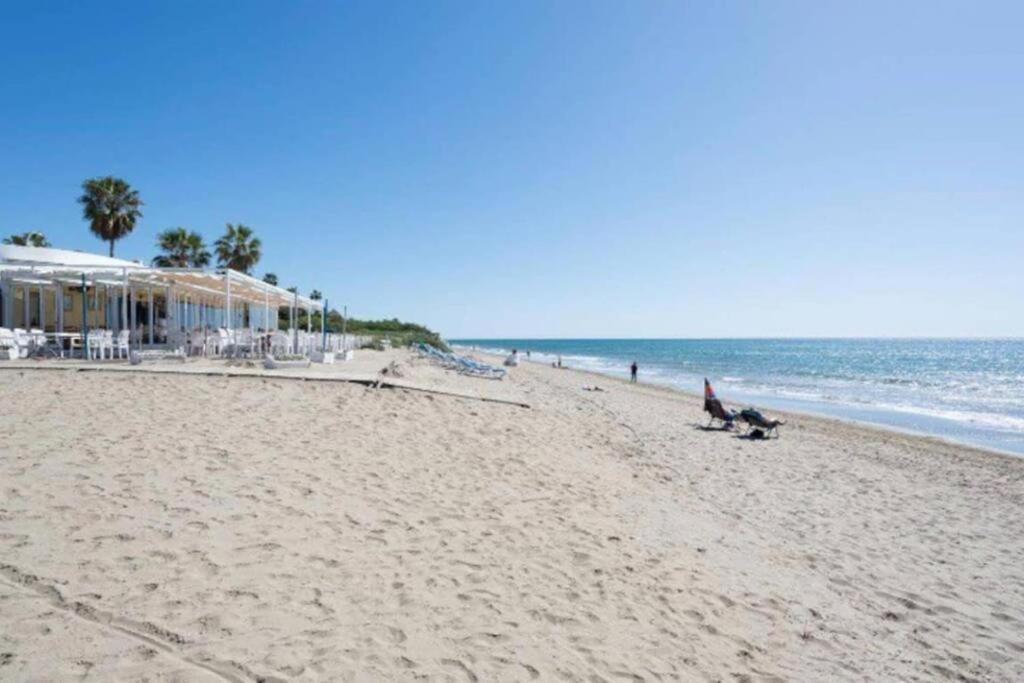 Beachfront Apartment - Sea Views - Marbella Exterior foto